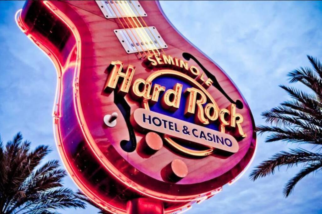 Stylish Suite Tampa Minutes To Hard Rock Casino Mango Eksteriør bilde